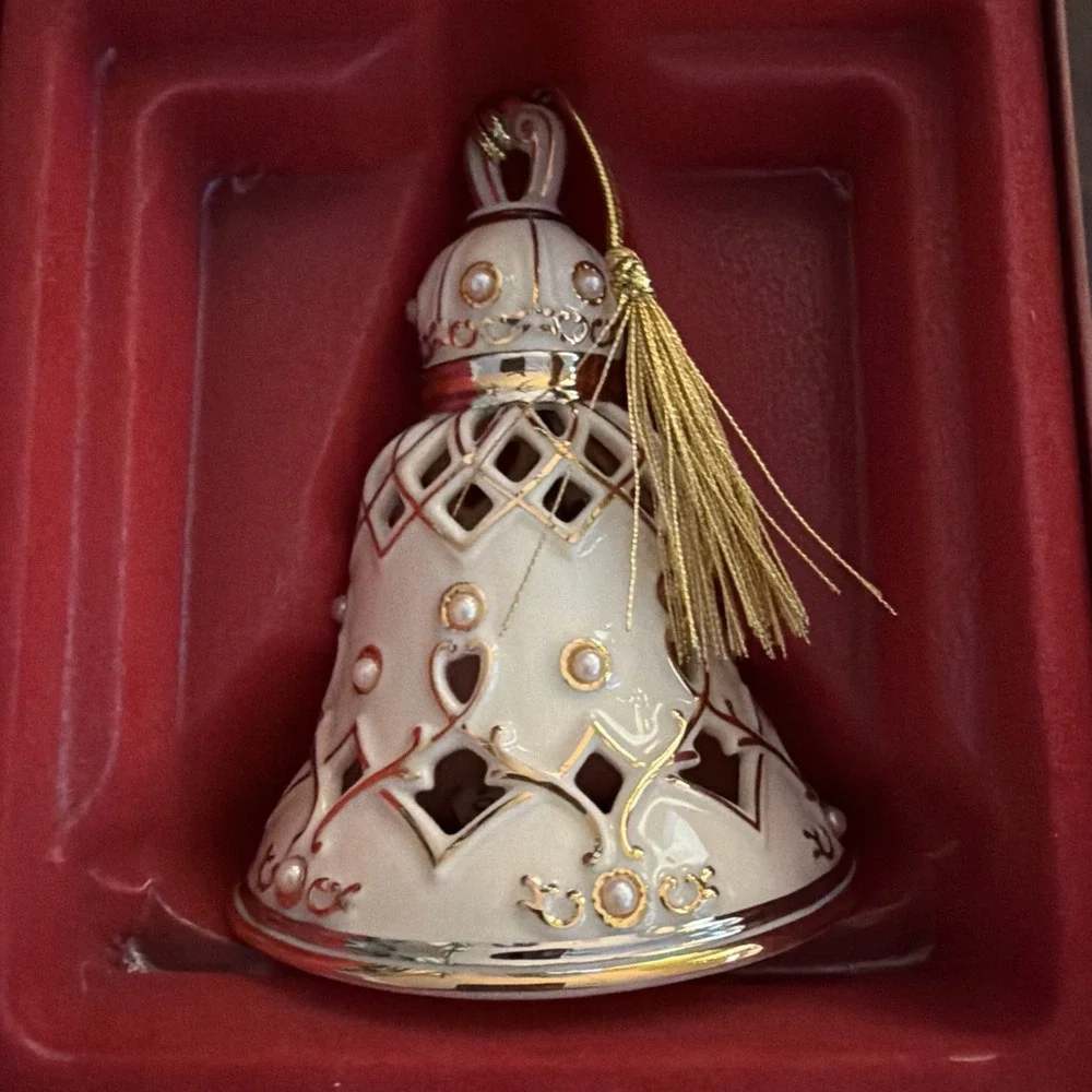 Retro 2001 Lenox Christmas Ornament, New in Box, Florentine and Pearl Collection